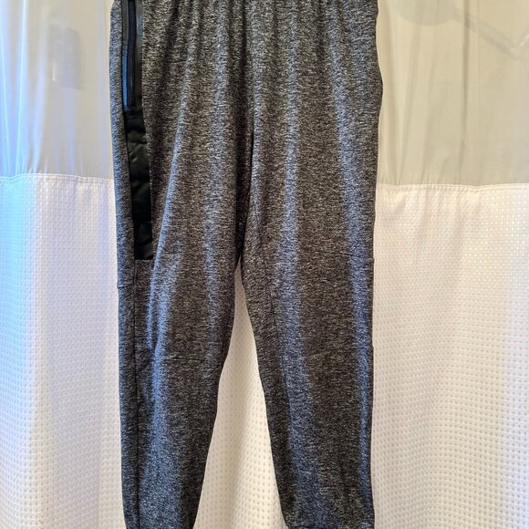 AMERICAN EAGLE Joggers. EUC - Picture 2 of 3